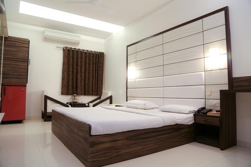 Golden Plaza Hotel Ahmedabad Værelse billede