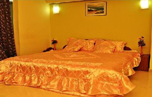 Golden Plaza Hotel Ahmedabad Eksteriør billede