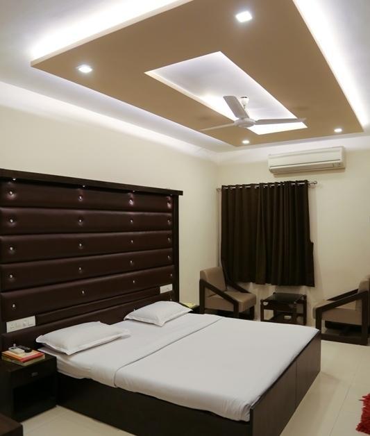 Golden Plaza Hotel Ahmedabad Eksteriør billede